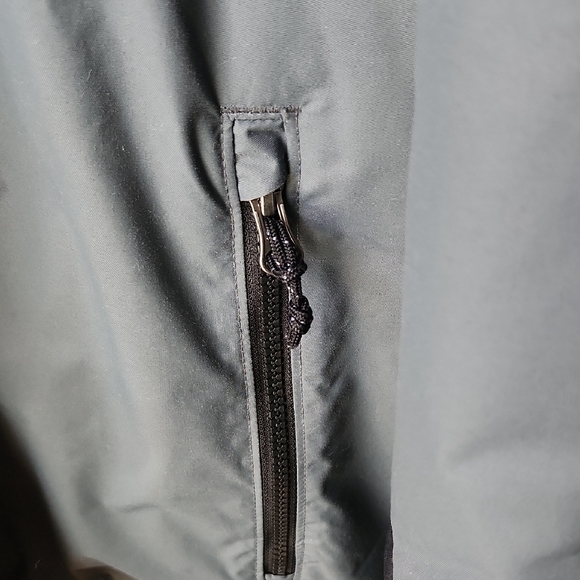 Columbia Men's Two-Tone Hooded Raincoat - Picture 5 of 9